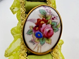 Vintage Royal Worcester Bone China Brooch Flower Design - Picture 1 of 8