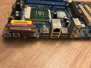 Motherboard AsRock K7VT6 REV 1.01 mit  AMD Sempron CPU - Bild 1 von 4