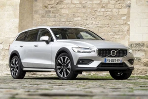 Volvo V60 B4 Personvagnar Cross Country Wall Indoor Decor - POSTER 20x30 - Picture 1 of 4