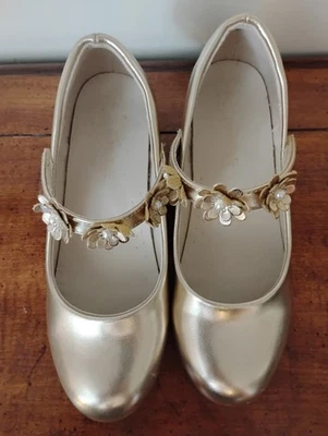 DREAM PAIRS Girls Mary Jane Dress Shoes Gold Low Heels Size 4 - Image 1 of 3