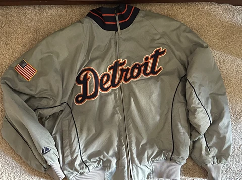 Team Issued DETROIT TIGERS Zip Up 2005 Dugout Jacket Medium Majestic Mens Cover