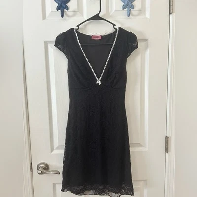 RAGDOLL Vestido Negro Encaje Blanco Contraste Cuello en V NUEVO SIN ETIQUETAS Grunge Estilo Gótico Foto 1 de 4