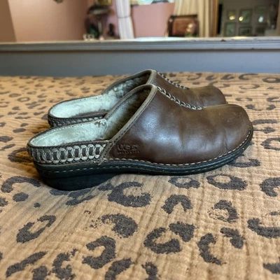 UGG Kohala Brown Suede Shearling Lined Clogs Mules Slip On Sheepskin Comfy Sz 8 - Image 1 of 4