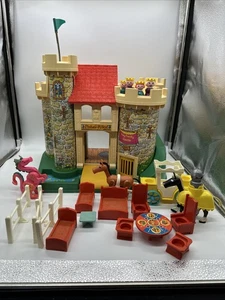 Fisher Price Vintage Little People Play Family Castle #993 FPB025 Missing 1 Guy - Picture 1 of 16