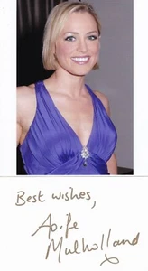 AOIFE MULHOLLAND - Irish actress - Chicago - HAND SIGNED CARD + PHOTOGRAPH - Picture 1 of 2