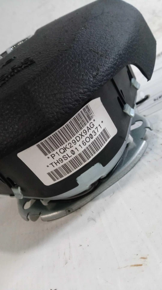 2016 Dodge Caravan Steering Wheel Air Bag White Used OEM 312138 140K Miles Foto 1 de 3