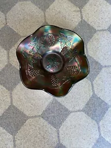 Fenton Green Carnival Glass Bowl Vintage Grapes Iridescent - Picture 1 of 8