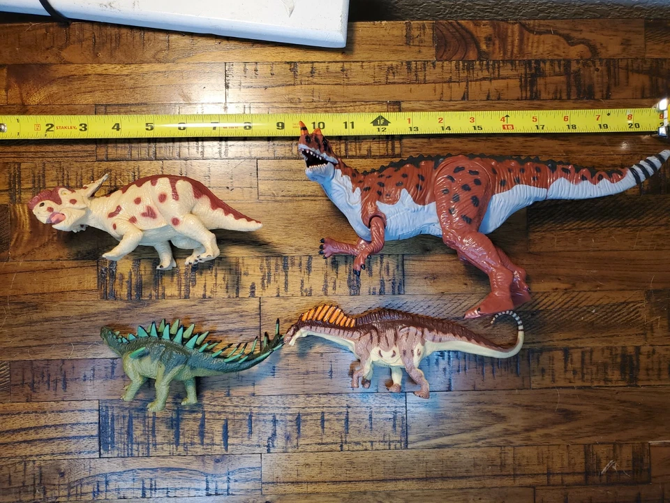 Figuras de dinosaurios Terra de Battat. Lote de 4. Perfecto estado. Fotos imprescindibles. Foto 1 de 4