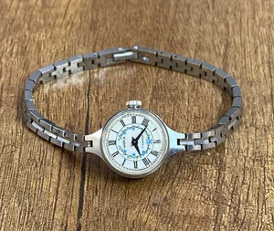 Chaika Flowers Dial mechanical 17j cal.1601 vintage womans Soviet Era watch. - Picture 1 of 15