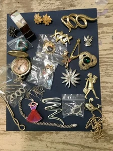 Lote de Disfraces Vintage Joyería Lote Anillos Collares Pulsera Broches Reloj ACTUALIZADO - Imagen 1 de 14