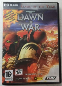 Warhammer 40.000 40k Dawn Of War PC Juego del Año CD ROM 3 Discos Set vtd - Imagen 1 de 3