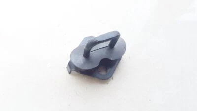 Volvo V70 1999 Door Lock Striker Front 30734418, Genuine #897587-95 - Image 1 of 2