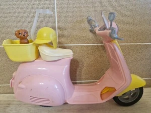 Barbie – scooter & cagnolino, con cucciolo e casco inclusi - Foto 1 di 8