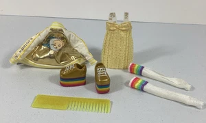 Lotto vestiti bambola Rainbow High Sunny Madison serie 1 scarpe giacca vestito calze - Foto 1 di 20