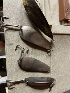 4 VINTAGE Metall Angelköder, schöne Mischung aus Löffeln. Toller Tackle Box Fund - Bild 1 von 5