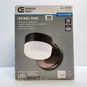 Commercial Electric Outdoor LED Wall Pack Dusk/Dawn Outdoor Security Light NEW - Picture 1 of 4
