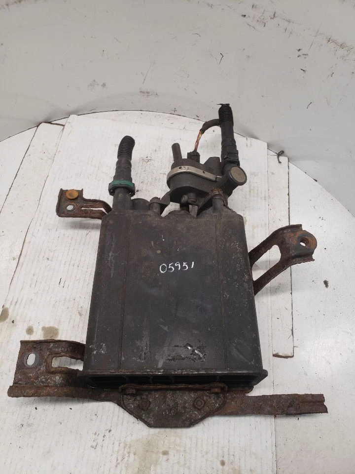 Bote de vapor de combustible TC SCION 2006 1402731 Foto 1 de 4