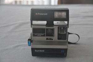 Vintage Polaroid Sun 600 SE Land Camera, Charcoal - Picture 1 of 8