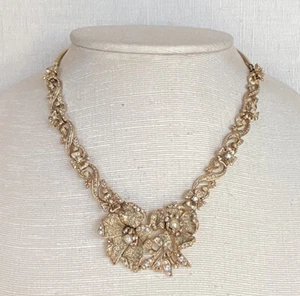 VINTAGE HOBE FLOWER CLUSTER RHINESTONE NECKLACE FAUX PEARLS STUNNING! - Picture 1 of 12