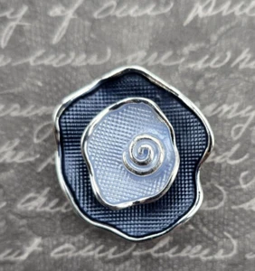2 tone Blue Silver swirl MAGNETIC metal brooch. Pin free scarf, clothing clasp - Picture 1 of 5