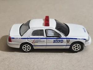 Realtoy 2011 Ford Crown Victoria NYPD 1/64 C140A - Picture 1 of 6