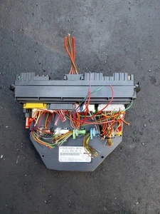 2012 CLS550 Mercedes   Front SAM Module Relay Fuse Box OEM - Picture 1 of 4
