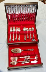 Cubiertos de plata Rogers Bros Grand Heritage 1847 - 65 piezas 8 ajustes y estuche - Imagen 1 de 20