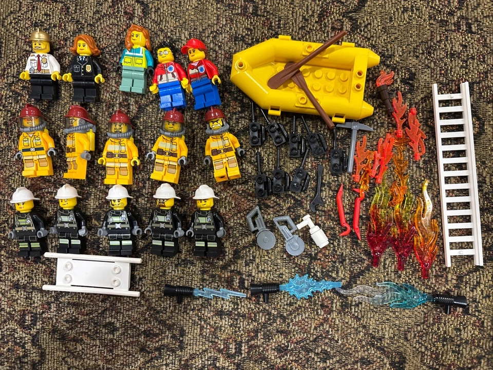 Lego City Firefighter/Fireman/Paramedic Minifigure Lot with tools/fire Lot#FF2 - Image 1 of 1