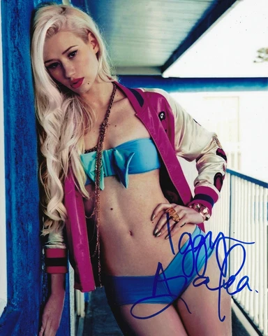 Singer Iggy Azalea Signed Photo 8x10 COA Cover