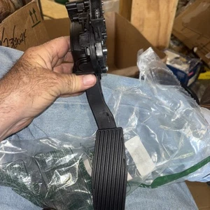 13252702 Accelerator Pedal for 2012 2015 Chevy Cruze - Picture 1 of 7