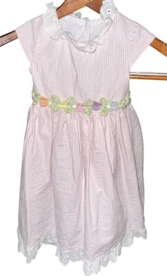 Vestido de bebé de Pascua a rayas Seersucker talla 2T rosa forrado con ojales Laura Ashley Foto 1 de 4