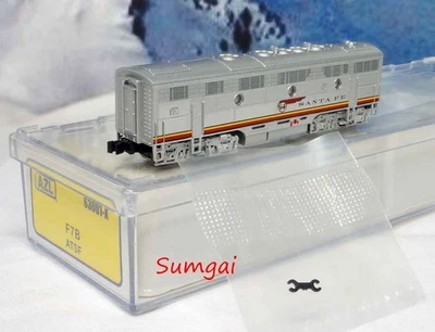 AZL Santa Fe Warbonnet F7B Locomotive Z Scale Z Gauge American Z Line AZL63001-X - Image 1 of 4