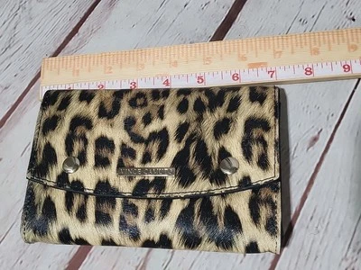 Cartera monedero con cinturón de leopardo Vince Camuto Foto 1 de 4