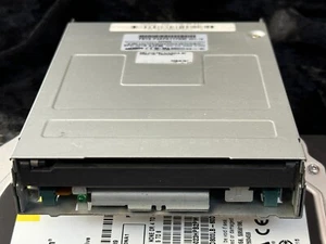 Samsung 3,5 Floppy Disk Drive SFD-321B - Picture 1 of 3