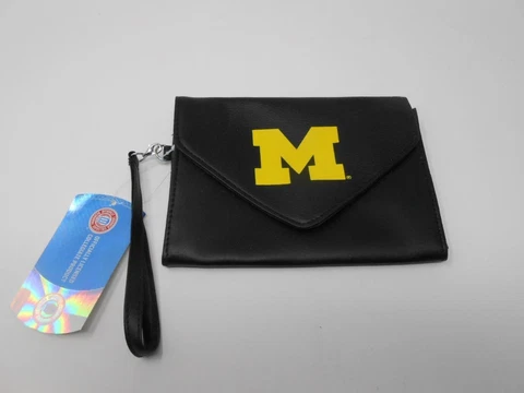 Too Cute! NCAA Michigan Wolverines Wristlet Purse Small Last Ones!   S211 Cover