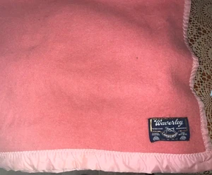 Pink Lambswool Blanket Made by Waverley Woolen Mills Australia 100% Lambswool - Picture 1 of 2