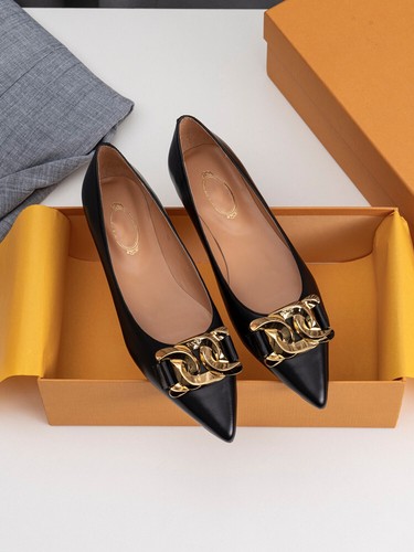 TOD’S Scarpe mocassini donna Tod's in pelle a punta bocca bassa