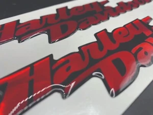 2 PC Harley Davidson CVO Custom 3D HD Fuel Emboss written resin Tank tank Curved - Foto 1 di 9