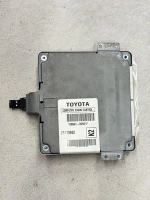 Módulo informático motor Toyota Corolla 2005 2006 2007 ECM ECU PCM 89661-02K21 OEM Foto 1 de 4