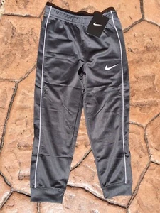 Nike little boys Jogger Sweatpants Pants 86A471 size 4 - Picture 1 of 3