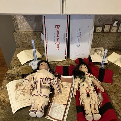 Muñecas de porcelana Winter Baby & Buffalo Child firmadas por Carol Theroux Artist Ed. Foto 1 de 4