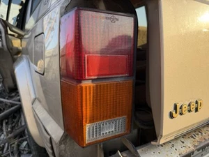 1996 Jeep Cherokee XJ Drivers Left LH Tail Light Tail Lamp OEM 💡✅ - Foto 1 di 2