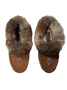 Manitoba Mukluks Women’s 6 Street Suede Beaded Fur Moccasins Slip On. - Bild 1 von 6