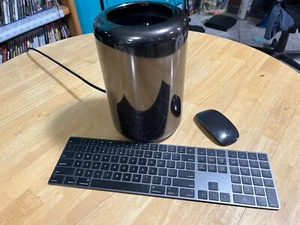 Apple MAC Pro Late 2013 Xeon E5 2.7, 1TB, 64GB ECC, Dual D700 - Picture 1 of 9