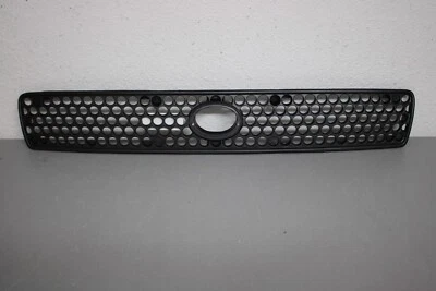 1996 1997 TOYOTA RAV4 FRONT BUMPER GRILLE - Image 1 of 4
