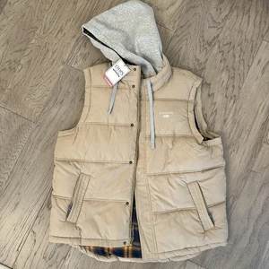 NUEVO CON ETIQUETAS Chaleco CHAPS PUFFER Caqui Forro Franela Con Capucha Rendimiento Talla XL - Imagen 1 de 9