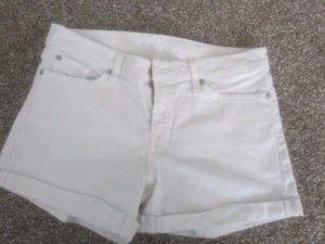 7 For All Mankind Women sz 30 White Button Fly Roll Cuff Stretch Denim Shorts - Picture 1 of 5