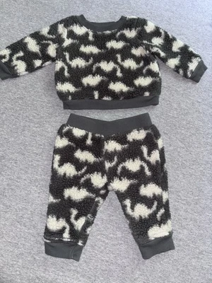 Cat & Jack Sherpa Vellón Gris Dinosaurio 2 Piezas Invierno Bebé Conjunto 0-3m Foto 1 de 4