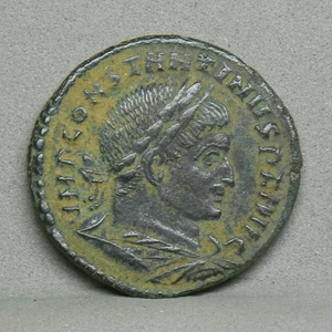 CONSTANTINE I, 307-337 AD, AE Red. Follis. Rev. Sol (the sun god) standing. - Picture 1 of 2