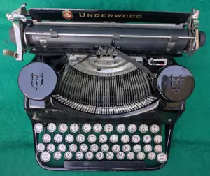 VINTAGE MADE IN USA - UNDERWOOD 4 BANK PORTABLE TYPEWRITER - SERVICED - Picture 1 of 13